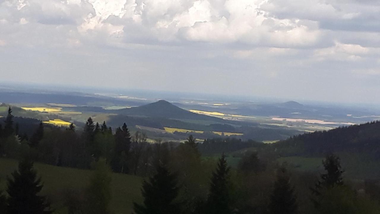 Agroturystyka Lysa Gora イェレニャ・グーラ エクステリア 写真